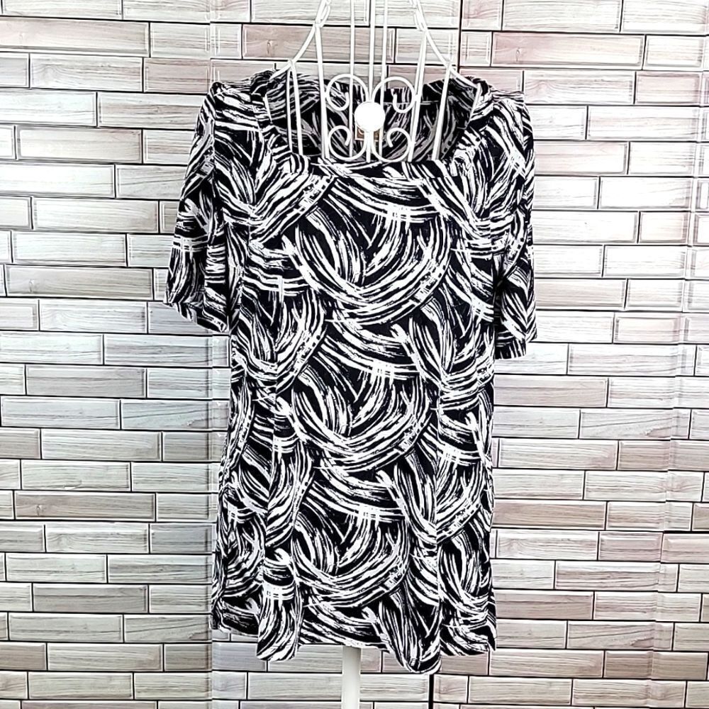 JM Collection short sleeved blouse Size M